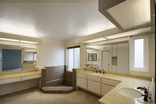 2120 Pintoresco Ct, Carlsbad, CA 92009 - Photo 12