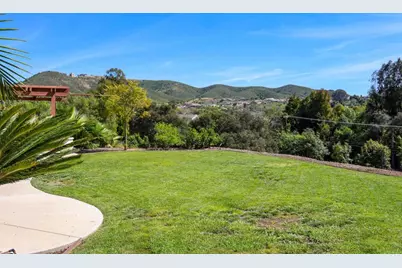 2353 Buena Creek Trail, Vista, CA 92084 - Photo 16