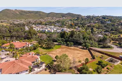 2353 Buena Creek Trail, Vista, CA 92084 - Photo 22