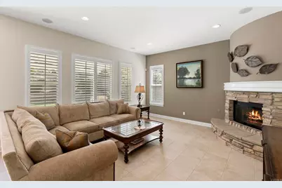 7062 Crystalline Dr, Carlsbad, CA 92011 - Photo 16