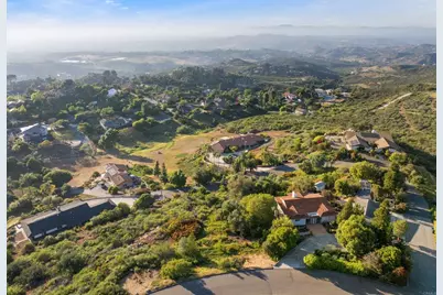 2166 Camino Cantera, Vista, CA 92084 - Photo 54