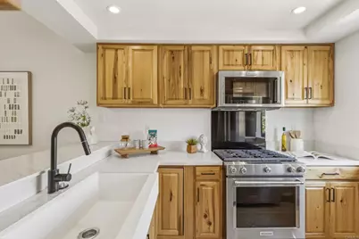 134 S Jayton Lane, Encinitas, CA 92024 - Photo 10