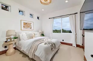 6811 Vianda Ct, Carlsbad, CA 92009 - Photo 16