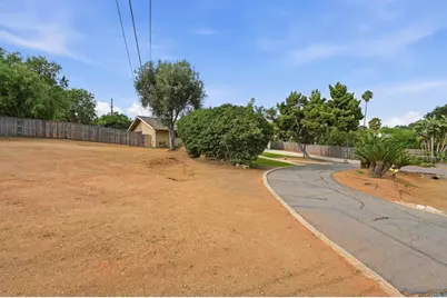 2265 Warmlands Avenue, Vista, CA 92084 - Photo 48