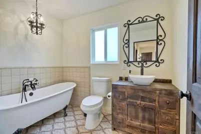 1007 Eolus Avenue, Encinitas, CA 92024 - Photo 24