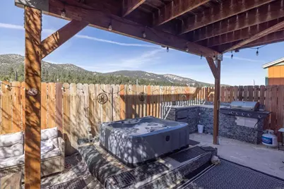 1011 W Fairway, Big Bear Lake, CA 92314 - Photo 2