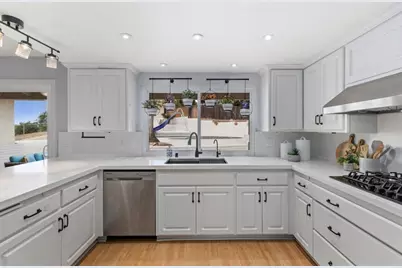 136 Helen Way, Escondido, CA 92025 - Photo 18