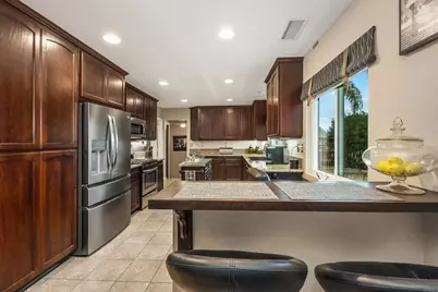 220 Journeys End, Vista, CA 92083 - Photo 12