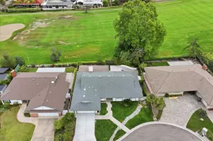 1071 La Reina Dr, San Marcos, CA 92078 - Photo 2