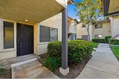 926 Lupine Hills #17, Vista, CA 92081 - Photo 2