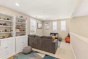 809 Dolphin Cir, Encinitas, CA 92024 - Photo 32