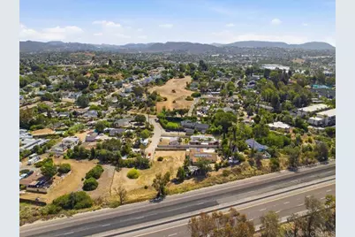564 Rolling Hills Road, Vista, CA 92083 - Photo 8
