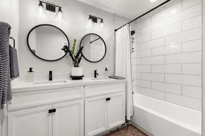 8675 Glenwick Lane, La Jolla, CA 92037 - Photo 26