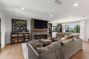 8675 Glenwick Ln, La Jolla, CA 92037 - Photo 16