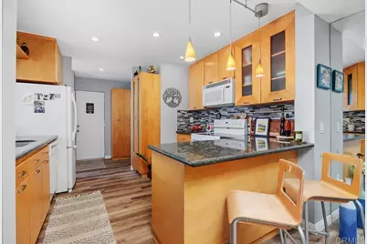 1081 Woodlake Dr, Cardiff by the Sea, CA 92007 - Photo 8