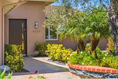 5958 Sagebrush Road, La Jolla, CA 92037 - Photo 2