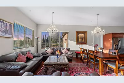 954 Miramar Drive, Vista, CA 92081 - Photo 8