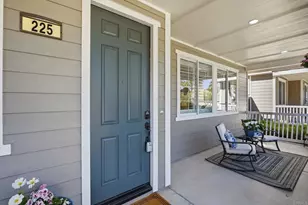 225 Vineyard Ct, San Marcos, CA 92069 - Photo 2