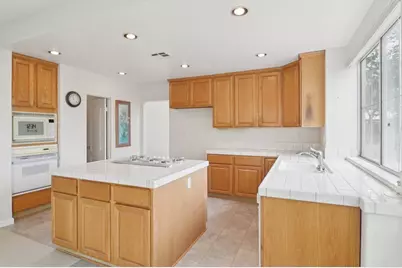 2821 Avenida Valera, Carlsbad, CA 92009 - Photo 16