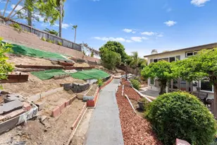 939 Chablis Ln, Vista, CA 92083 - Photo 52