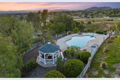 40225 Lucero Drive, Temecula, CA 92592 - Photo 2