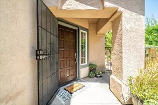 1568 Mallorca Dr, Vista, CA 92081 - Photo 2