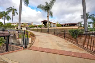 1817 Queens Way, Vista, CA 92084 - Photo 56