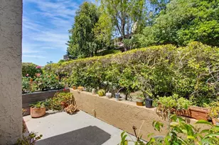 2201 Plaza De Las Flores, Carlsbad, CA 92009 - Photo 20