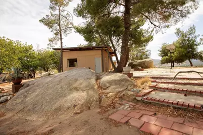 32305 Red Mountain Road, Hemet, CA 92544 - Photo 10
