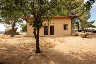 32305 Red Mountain Rd, Hemet, CA 92544 - Photo 20