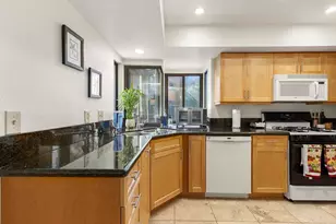 4009 Layang Layang Cir, Carlsbad, CA 92008 - Photo 8
