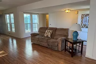 21205 Blue Curl Way, Canyon Country, CA 91351 - Photo 2