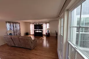 21205 Blue Curl Way, Canyon Country, CA 91351 - Photo 4