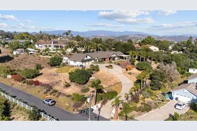 1674 Baja Vista Drive, Fallbrook, CA 92028 - Photo 4