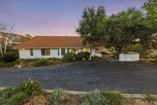 2073 Willow Glen Rd, Fallbrook, CA 92028 - Photo 2