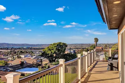 2812 Poinsettia Drive, San Diego, CA 92106 - Photo 2