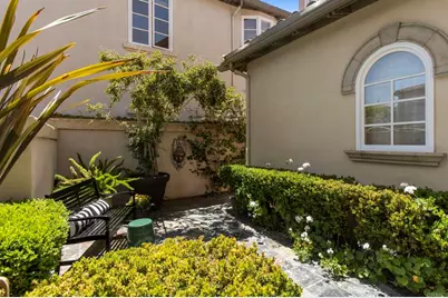 9784 Claiborne Square, La Jolla, CA 92037 - Photo 34