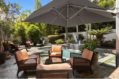 9784 Claiborne Square, La Jolla, CA 92037 - Photo 16