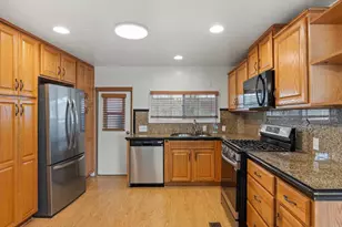 1010 E Bobier Dr, Vista, CA 92084 - Photo 10