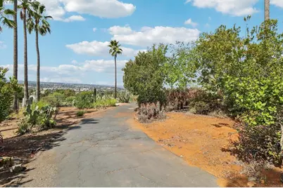 2068 Camino Culebra, Vista, CA 92084 - Photo 64