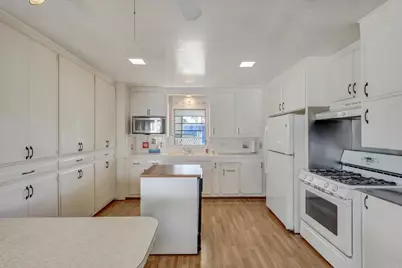 287 Robin Lane, Oceanside, CA 92057 - Photo 4