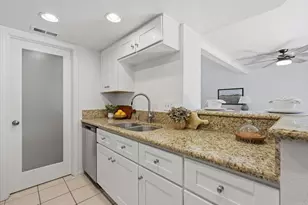 7015 Goldenrod Way, Carlsbad, CA 92011 - Photo 8