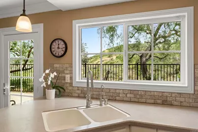 3555 Simsbury Ct, Carlsbad, CA 92010 - Photo 24
