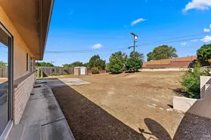 635 Pine Tree Ln, Vista, CA 92081 - Photo 26