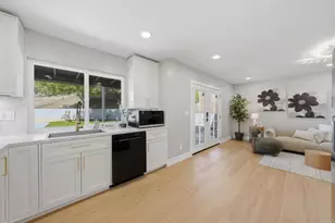2640 Chestnut Ave, Carlsbad, CA 92010 - Photo 16