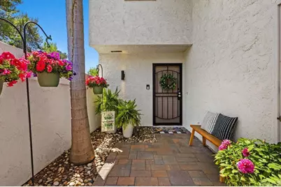 6551 Calle Valperizo, Carlsbad, CA 92009 - Photo 2