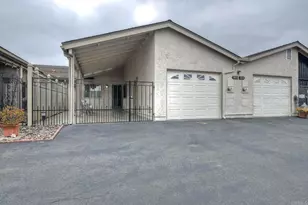 1052 Plover Way, Oceanside, CA 92057 - Photo 4