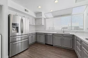 2558 Navarra Dr, Carlsbad, CA 92009 - Photo 6