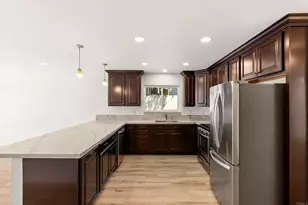 1241 Orkney Ln, Cardiff by the Sea, CA 92007 - Photo 12