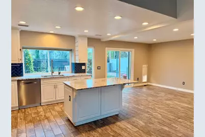 2307 Fair Oak Court, Escondido, CA 92026 - Photo 4